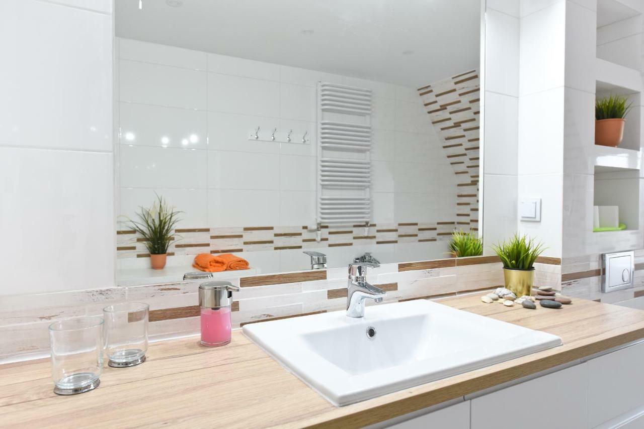 Apartament Centrum Z Miejscem Parkingowym Stary Toruń Exteriör bild