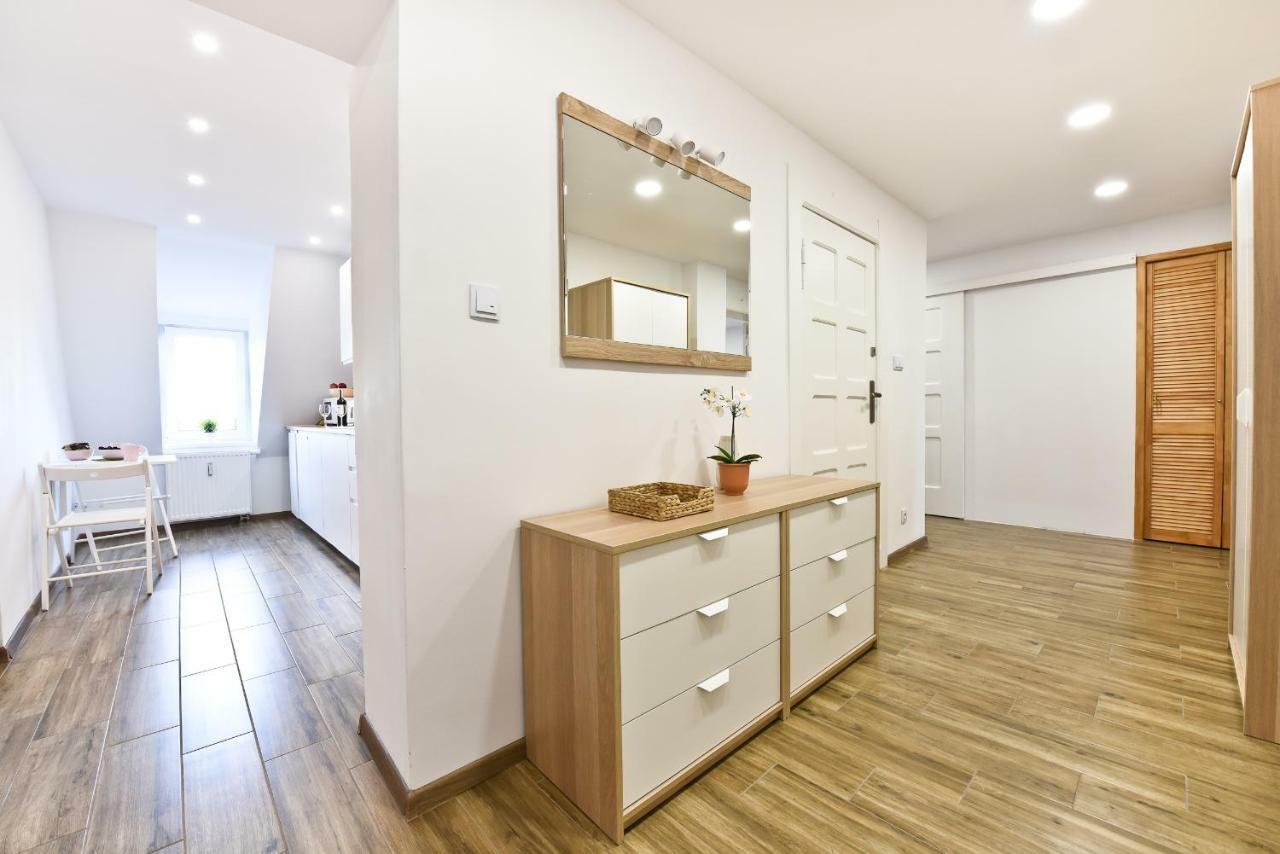 Apartament Centrum Z Miejscem Parkingowym Stary Toruń Exteriör bild