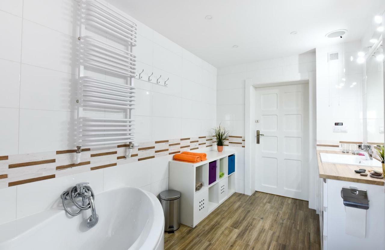 Apartament Centrum Z Miejscem Parkingowym Stary Toruń Exteriör bild